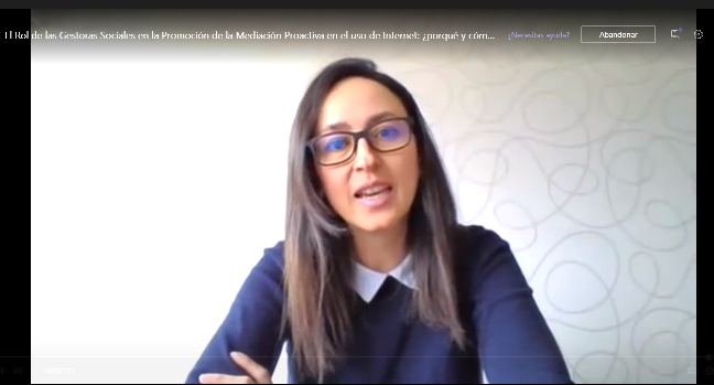 'Buscamos llegar a comunidades educativas, acercarnos a niños de primaria y bachillerato, sensibilizar y acompañar de manera proactiva en las experiencias digitales, los beneficios y a su vez detectar riesgos en la virtualidad'. Catalina Arbeláez @ConsejeriaNinez <a href="/LunnaColombia/">LUNNA | Líderes Unidos por los NNA de Colombia</a>
