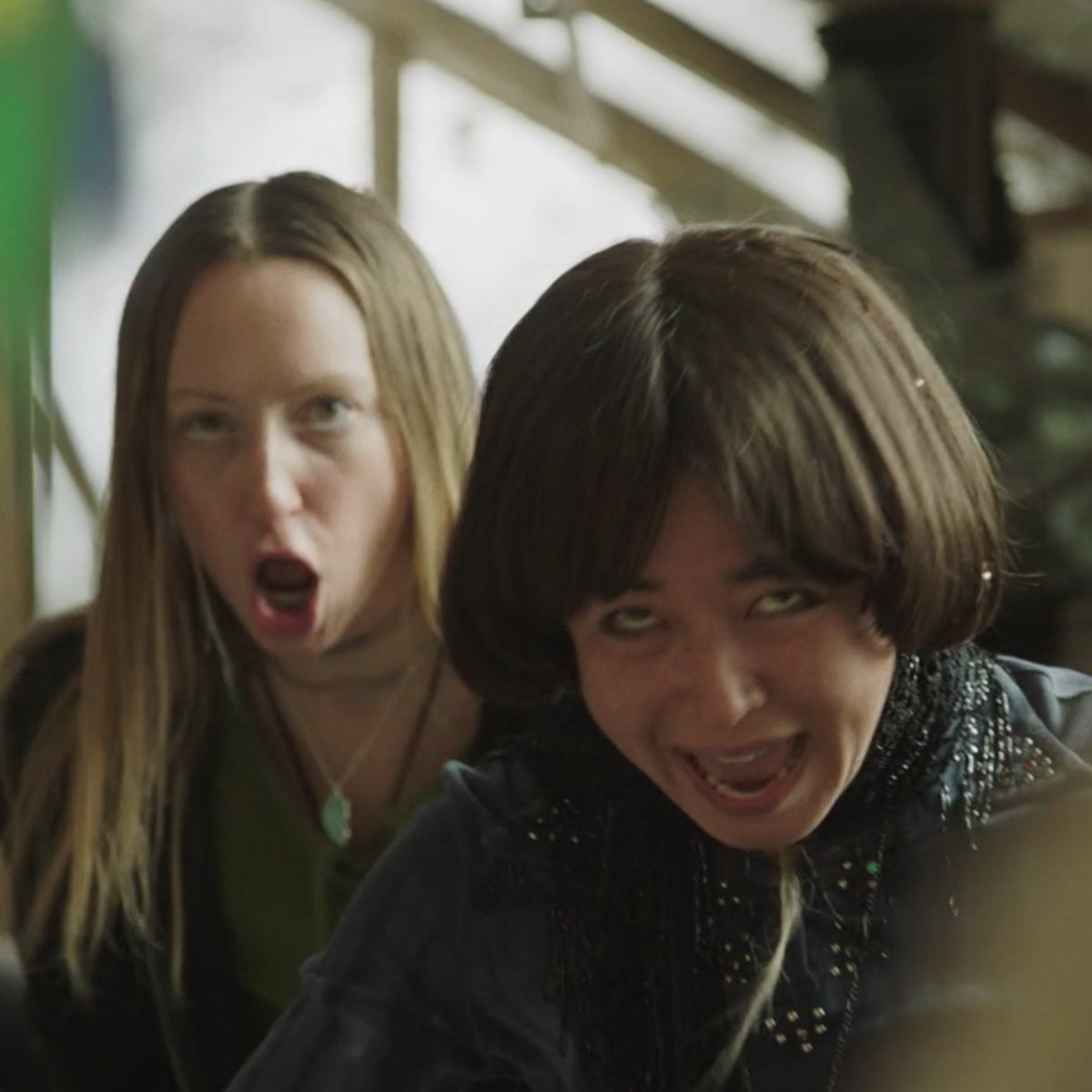 pen15show's tweet photo. September 30           October 1 https://t.co/BzfAiMtObT