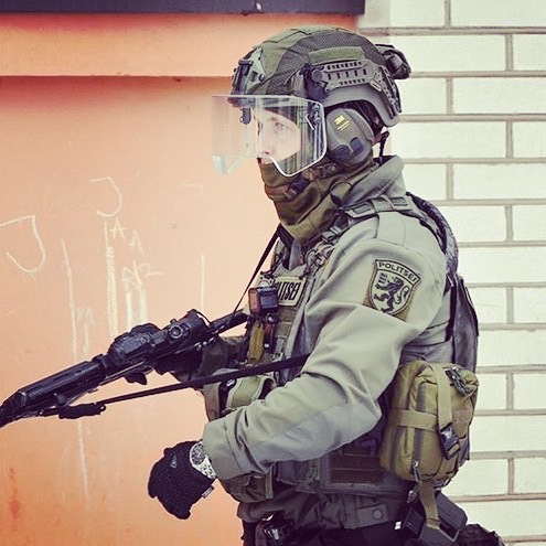 ArmorExpress's tweet image. Quality helmets trusted around the world 🌎 🦾
⁣
Photo by @buschprotective
⁣
“BAV-1TP Ballistic Visor in Wave “PP” cut for ambidextrous cheek weld
⁣
#buschprotective