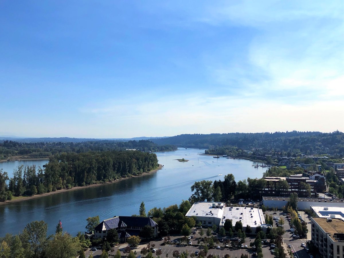 The Willamette River is a Portland treasure – here’s a beautiful view of Ross Island and South Portland.  #PostcardsFromPortland