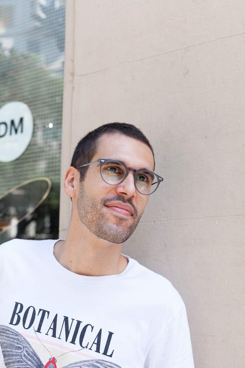 DMoptics's tweet photo. Si te gustan las líneas delicadas y elegantes, Santi te recomendará probar las nuevas gafas de vista y de sol de Matsuda. 

#DMÒptics #Matsuda https://t.co/APS2692yxB