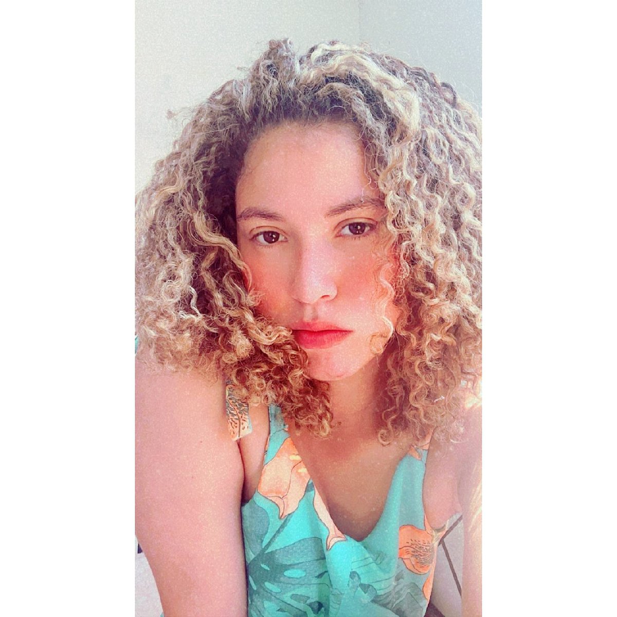 eu_eryy's tweet photo. Mudar faz bem💆🏼♀️💇🏼♀️ #mechasiluminadas #loireei https://t.co/WtME4Mjwrn