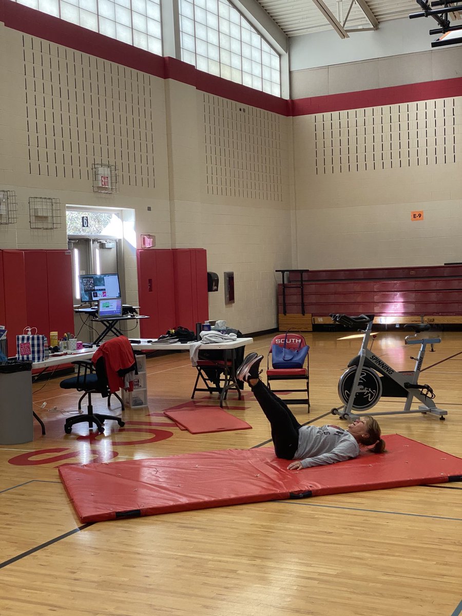 Ms. Vassos probably has my favorite remote learning space. Students created the warmup routine mix! ⁦<a href="/smsphysed/">PE/Health Dept.</a>⁩