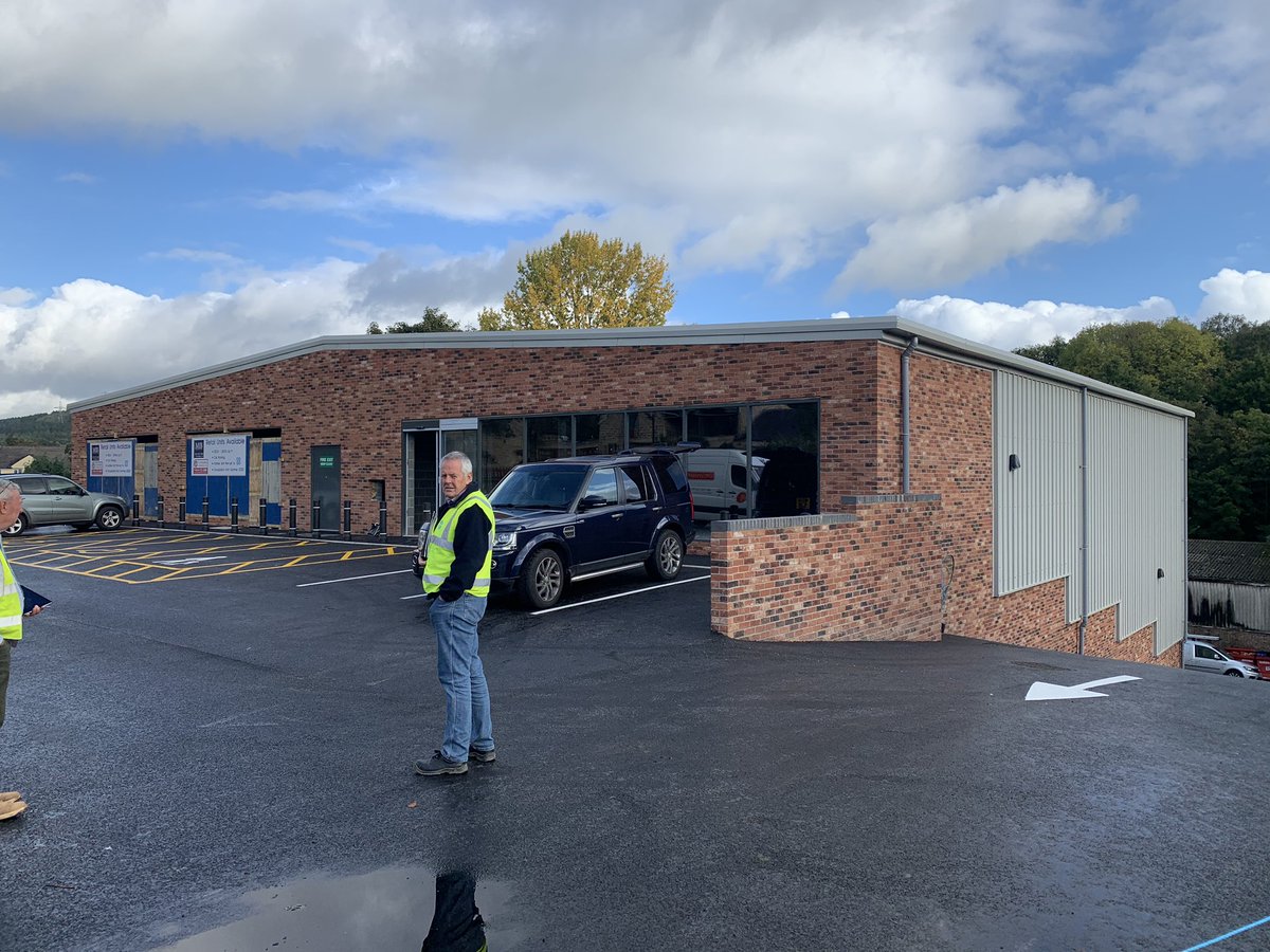 ackabb's tweet image. PC today at the new @coopuk in Oughtibridge, Sheffield.  Internal fit out commences with planned opening of 13.11.20.  Unit 2 under offer.  Unit 3 remains with a lot of interest.  Any enquiries to @croscomm or mjbcp.co.uk #sheffielddevelopment #coop #sheffield