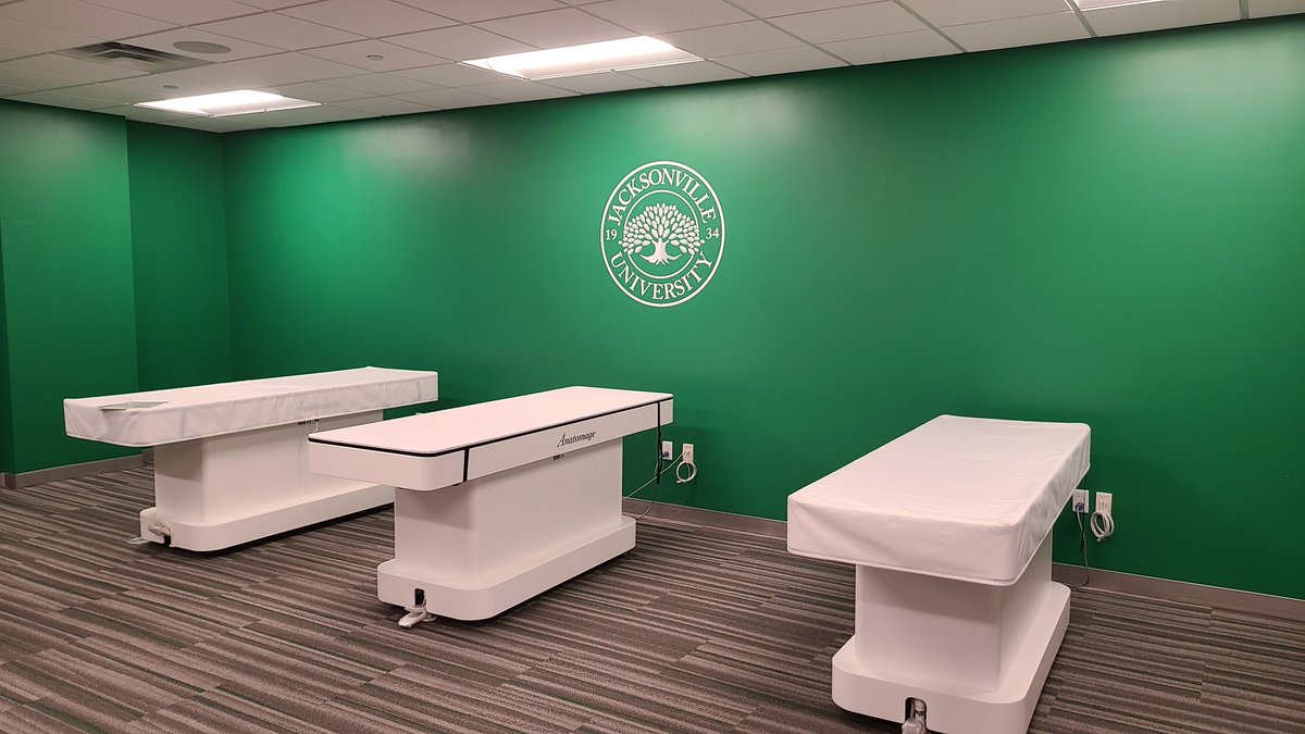 Anatomage's tweet image. Just wanted to spread some #ThursdayMotivation by showing our #AnatomageTable at @JacksonvilleU
😀😊
#anatomy #stem #nursing #medicaleducation #anatomystudy #edtech #medtech