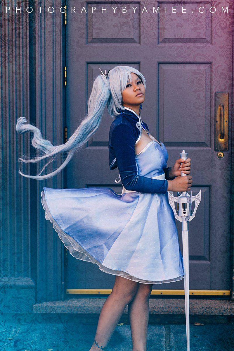 squidlyuwu's tweet photo. #31daysofcosplay
Day 1: Weiss Schnee
.
Starting off this month with one of my cosplays that I feel like I've improved so much over the years!
.
Outfit: @miccostumes & @uwowocosplay
📸 @KrazedChaos & @amiephotos
.
#rwbycosplay #weisscosplay https://t.co/xmbu7TGwj5