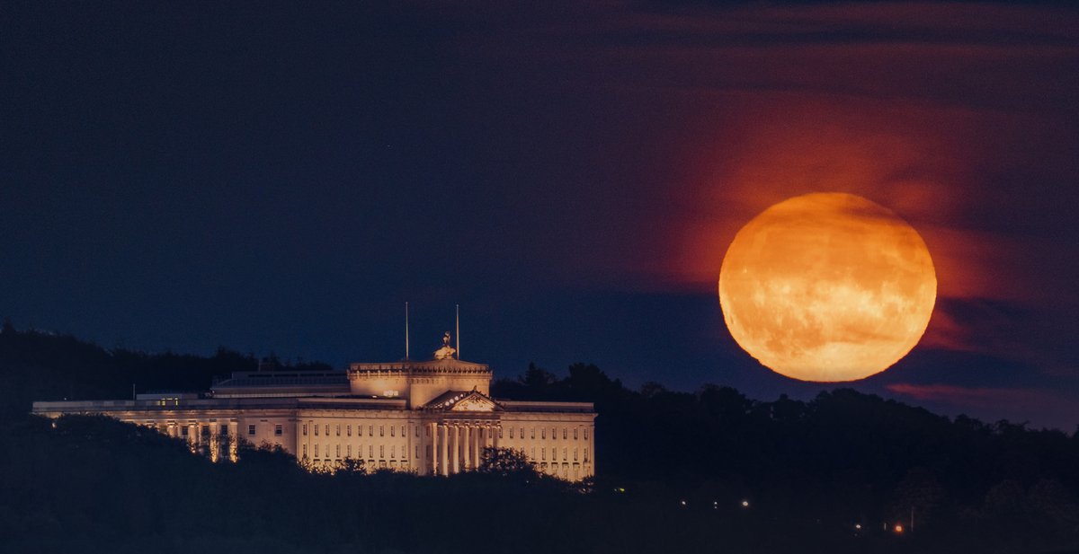 Social_Stephen's tweet photo. People ask why I like Landscape photography, the answer is below!  I was like a kid at Christmas to capture this tonight.  The #HarvestMoon  rising over Stormont Estate.  Weeks of planning, wishing for clear weather and well, I'm actually over the Moon!!! 

@barrabest @StormHour https://t.co/zJENZRbqvf