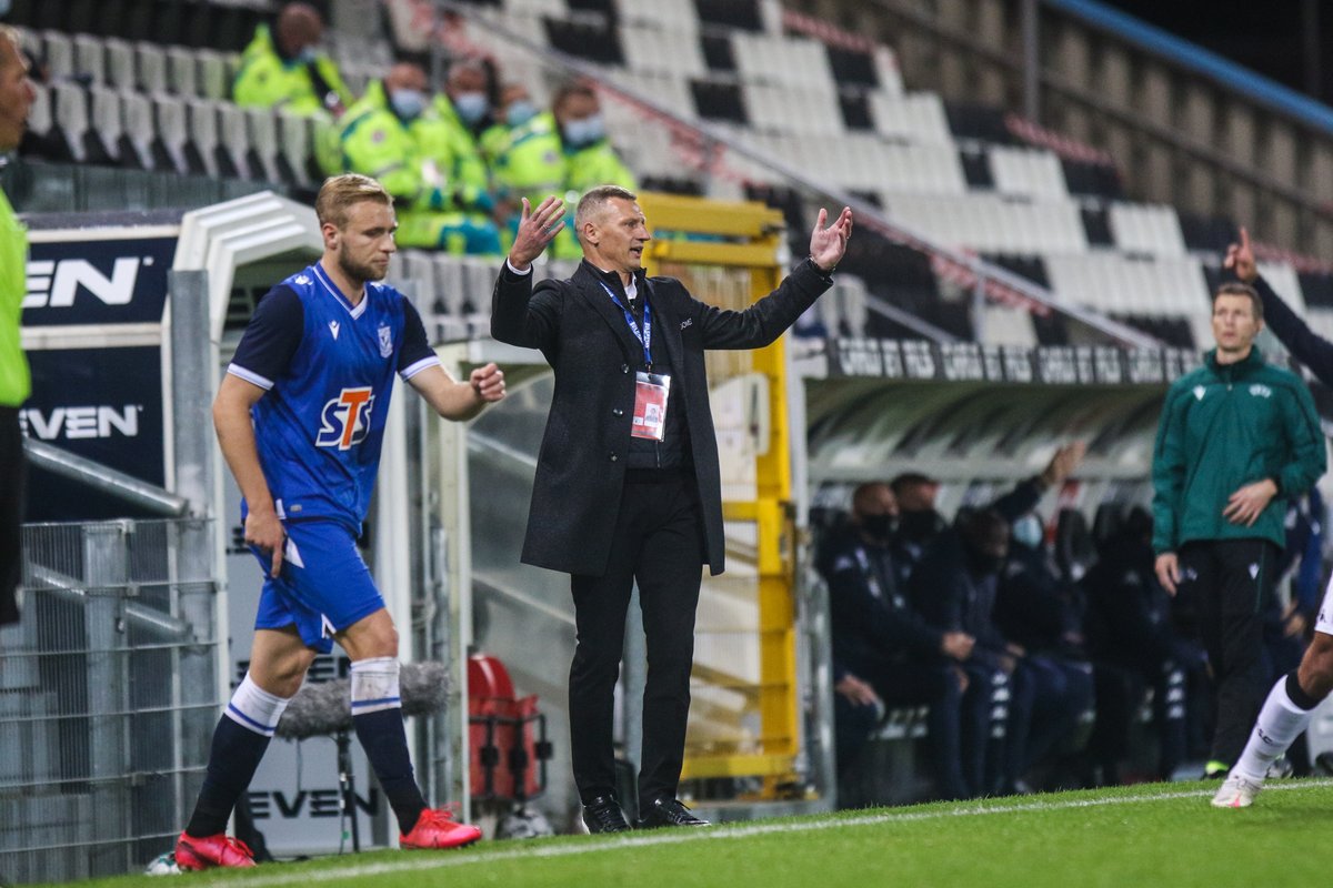 aosporcie's tweet photo. "Napisaliśmy dzisiaj historię" 💬 Pan Trener Dariusz Żuraw #CHALPO
📸 Adam Jastrzębowski / Lech Poznań https://t.co/4iQ4scFMex