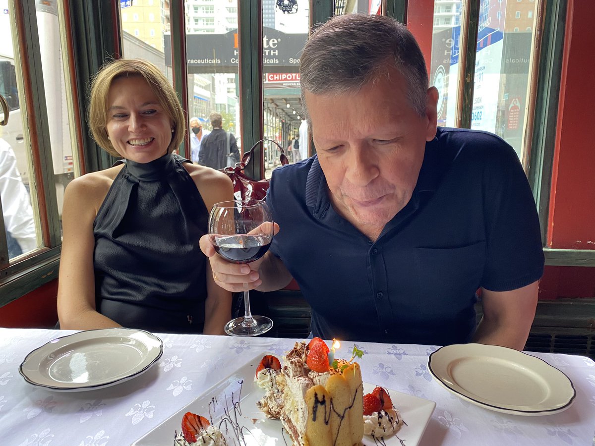 RaviBatra's tweet photo. Delighted to celebrate dear #ValentinRybakov’s🤗😘 birthday in New York🇺🇸🤗😘🎂🥂- a world-class diplomat - and reminisce about dear #AndreiDapkiunas🤗😘in Vienna, and how love and hope are essential to life... https://t.co/G1YmNc7nri