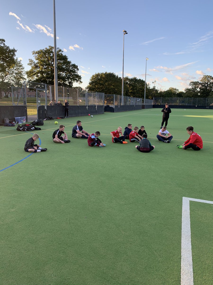 handfootfit's tweet photo. Friday session https://t.co/8Vss2SDhiF