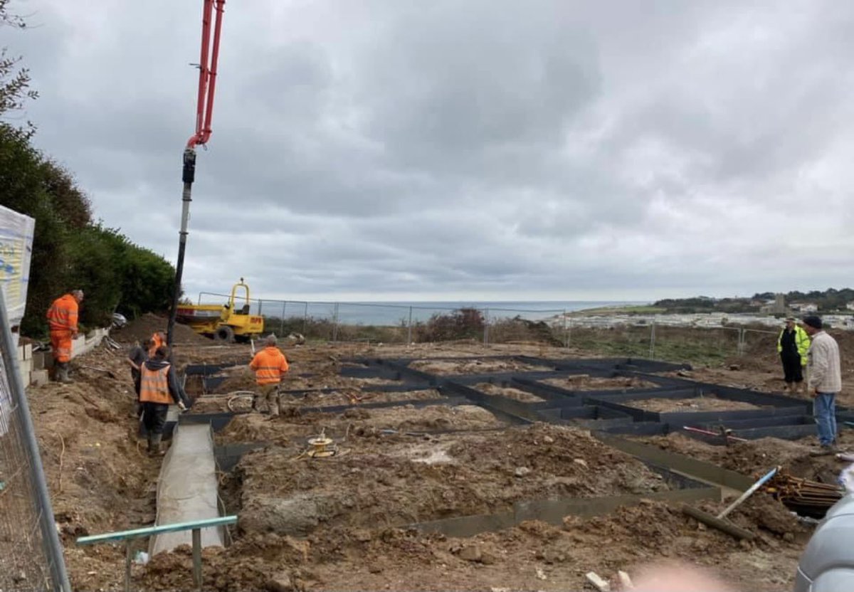 MonkPlantHire's tweet photo. First part of the groundbeams on a beautiful new build in Beeston  poured today on schedule despite the testing conditions over the last few days. Great work by the Groundworks Team to make it happen!  #mphgroup #newform #mkandrews #tblconcrete ￼ https://t.co/ktpyD6e51U