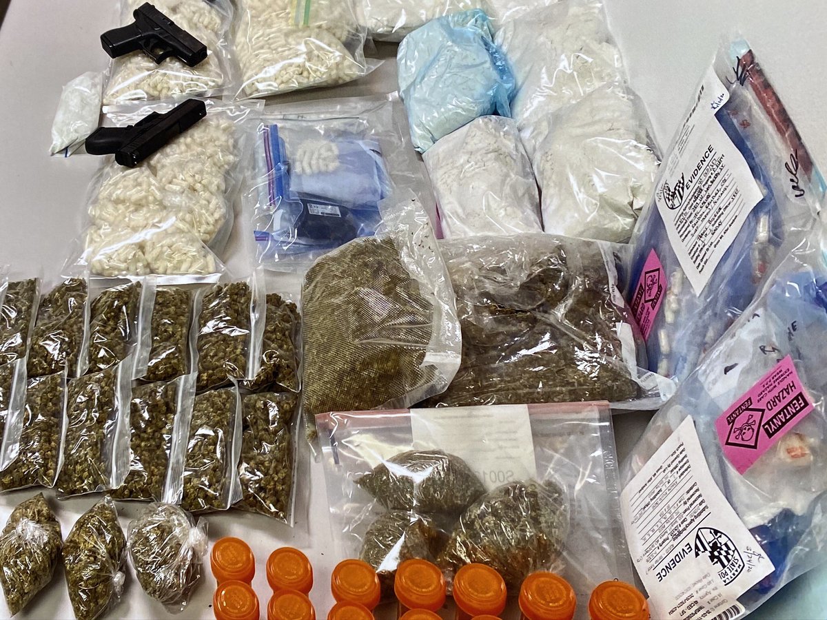 AnnieRoseNews's tweet photo. This is what over $1 million in drugs looks like, seized by authorities during an investigation into a drug trafficking gang run by rapper #LorX (real name, Xavier Johnson). Him &amp; 18 others indicted by @BrianFrosh who said “putting this org out of biz makes our community safer” https://t.co/todyLtpw8M