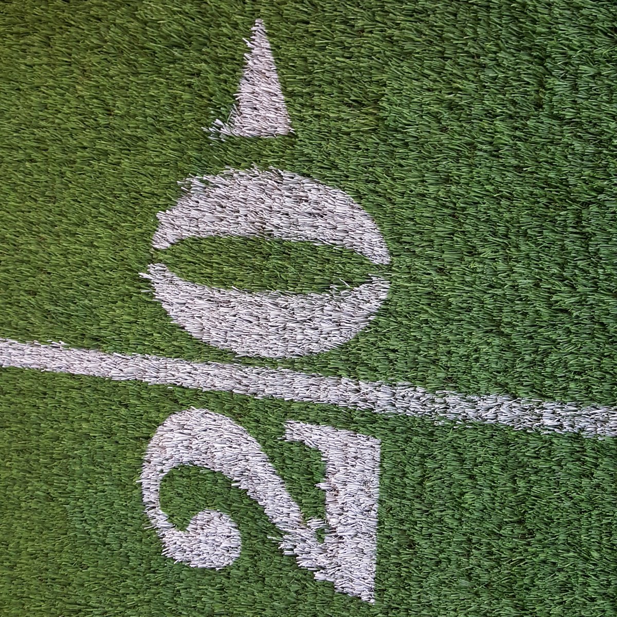 MLE_BRAND's tweet photo. One thing MLE isn't known for is going half-way. Give us a space, work in a game plan and we'll take it over the top. Our in-house design team is ready to take your concepts to completion, and go the extra yard! #astroturf #LEDlogo #backlit #chicagobears #brandvironments #design https://t.co/x4dKjQEpJf