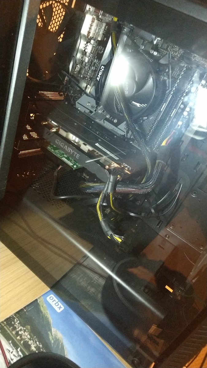 SNova9000's tweet photo. @bitwitkyle AMD Ryzen 5 2600
Asus Prime B450+
AMD Radeon RX 5500 XT
Corsair vengeance (2x8) @ 3000mhz
Corsair 275r airflow
Corsair 550w
Western digital 1tb HDD https://t.co/76bfwyzFd9