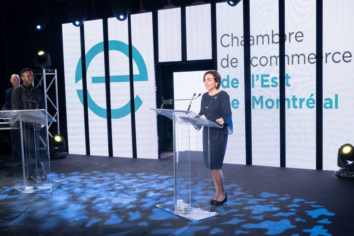 CCEMontreal's tweet photo. Christine Fréchette, PDG de la @CCEMontreal ouvre la 32e édition du Gala ESTim : « ce soir, c’est votre courage, votre leadership, et votre résilience que nous célébrons ! »

#GalaESTim #EstdeMontréal https://t.co/eA3rkElga1