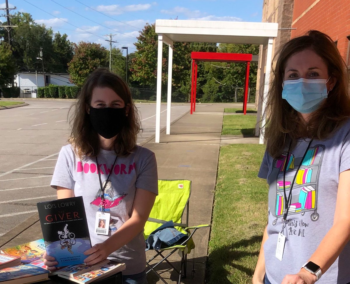 LindsKimery's tweet image. Just two librarians in our #booknerd tees! It was fun hanging out with Jackie Gregory at her school&apos;s book giveaway today! @GlenviewLibrary @MNPSLibraries @MetroSchools @BookemNash #mnpslibhacks #mnpsreads #bookgiveaway