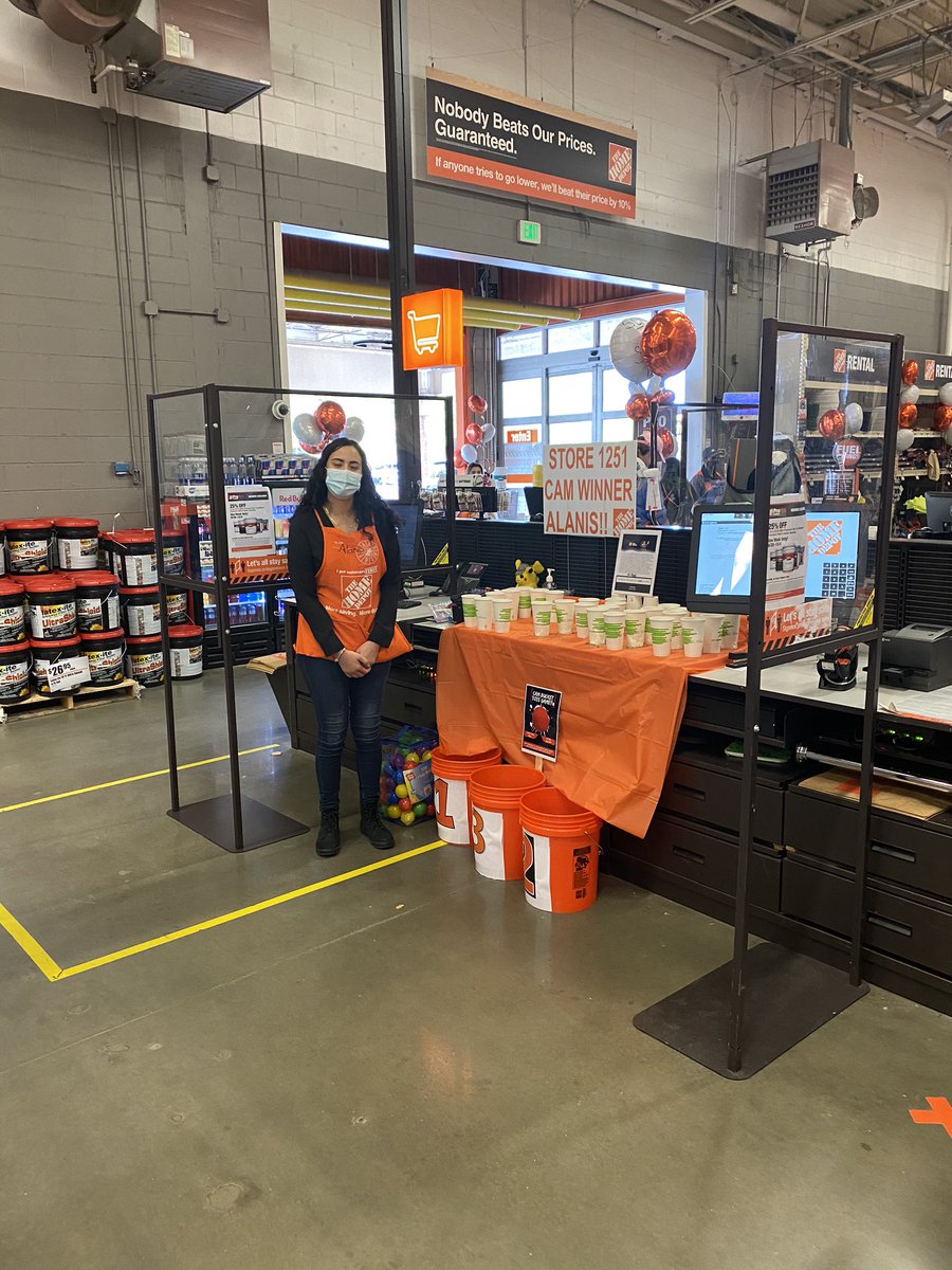 crystal_hanlon's tweet photo. Celebrating CAM with Team #1251, our cashiers are Incredible!  Thx https://t.co/ZYeTQb3YrU