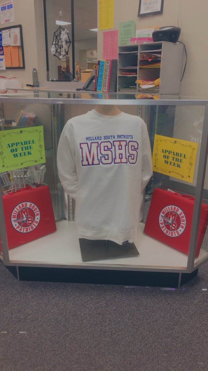 mspatriotpost's tweet image. Best Display- The Patriot Post has a great display to show the “Apparel of the Week”! We change it every Monday to show the Patriots what is new or the “big thing” 💥 #decasbeweek