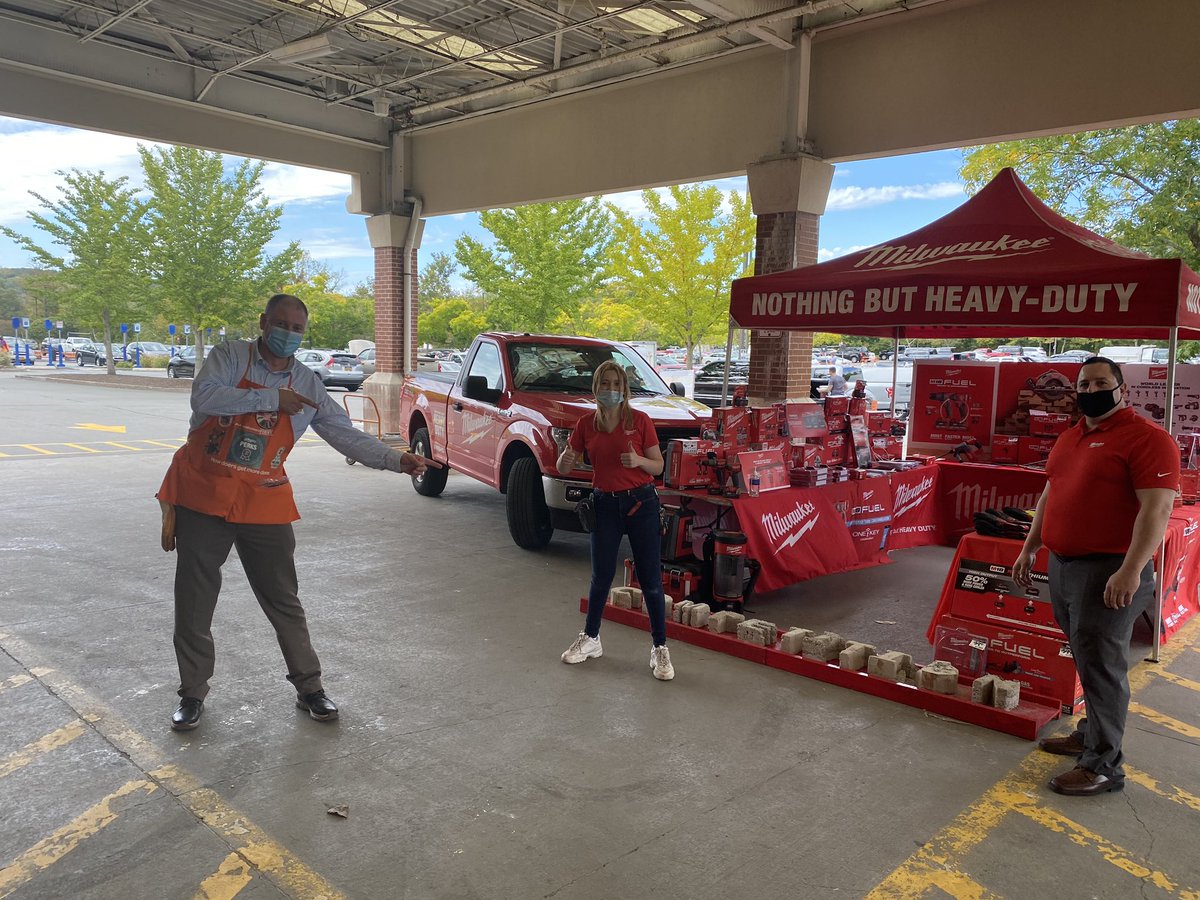 crystal_hanlon's tweet photo. Our Pro Event is going great in Store #1251!  Thanks Team for Outstanding Effort! https://t.co/DR5DIghQi0