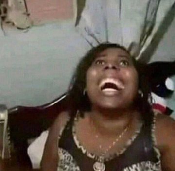 OLHEM A LUA 
Eu olhando pra Lua