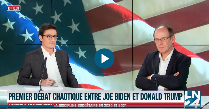 charlesvoisin's tweet image. Quand je vois cette image et ce beau drapeau ondulé derrière moi, je me dis que je ressusciterai bien le #ColbertReport ! Non ? ;-)