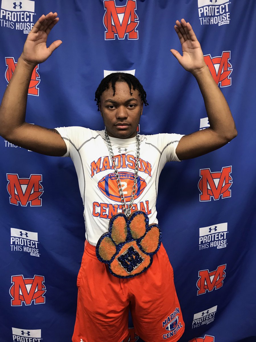 MCJags_Football's tweet photo. #MCTurnoverChain Clinton game. #2 #4 #6 https://t.co/6PpX3dTGYt