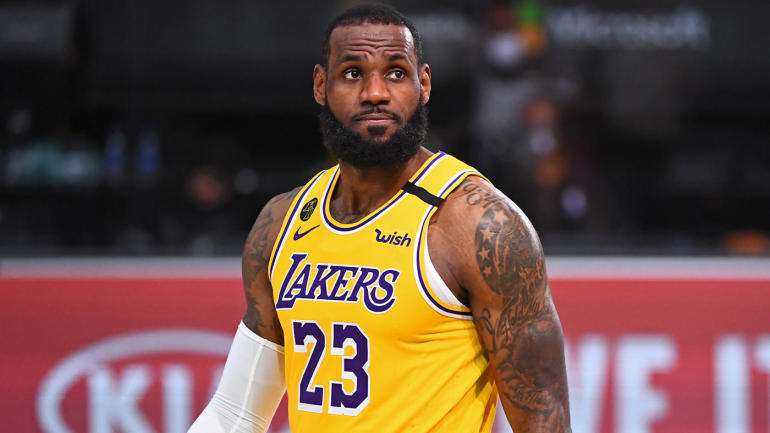 CBSSportsNBA's tweet photo. LeBron James says there's nothing he can't do on the basketball court: 'I have no weakness'
https://t.co/HLSnjbYqVG https://t.co/0r5y7eeDn7