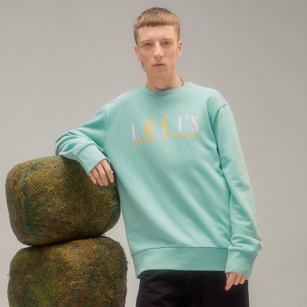 Levis_Peru's tweet photo. El clima demanda sweatshirts. Tu estilo, que sean los nuevos serif logo de Levi’s®. Encuéntralos en Levi’s® stores hoy mismo > (https://t.co/bgwWelJj7B) https://t.co/HygAF14Wrb