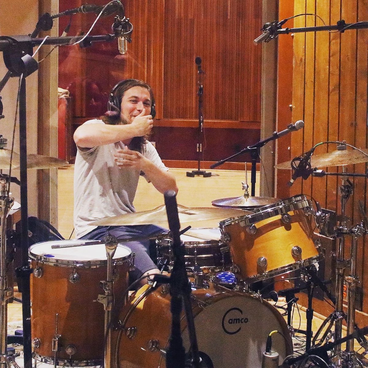 BBArocks's tweet image. #TBT #studioengineering students tracking #TheLoveInBand in @allblackbird. Our program is 💯 hands-on in the legendary #blackbirdstudio. Apply: bit.ly/applyBBA