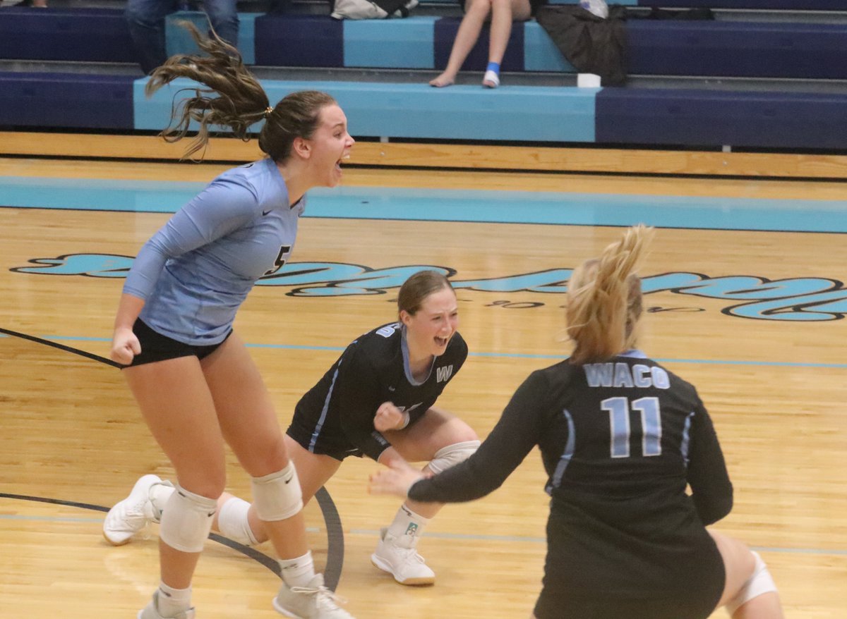 UnionSportsPage's tweet photo. Been a while since we've tweeted out some celebration pics but volleyball always makes for some good ones. Tears of joy at WACO High. @WarriorWaco #iahsvb https://t.co/5lyT9mpmPv
