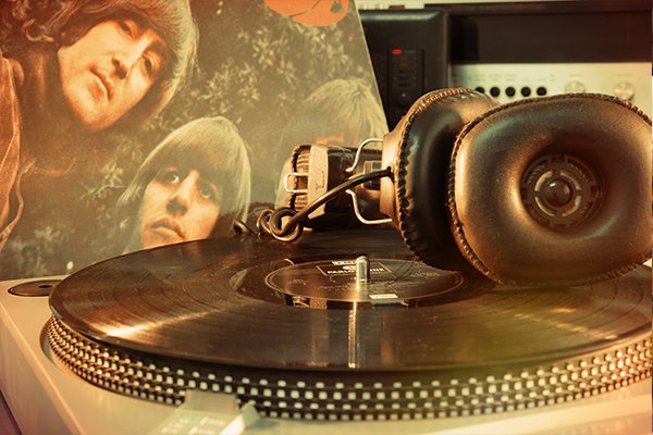 4BHradio's tweet photo. COMING UP | Tune in from midday as we pay tribute to John Lennon, who would have turned 80 next Friday. 

We're dedicating the whole hour to the greatest hits from John Lennon and The Beatles! https://t.co/ASlwQGsftr