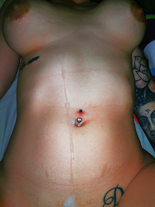 Como cuando me dicen que pinto de la verga y yo les respondo: -Mejor pinto "CON LA VERGA"!!! Estuve bien<a href="/tag/haloween"class="tags"><span>#haloween</span></a><a href="/tag/catrina"class="tags"><span>#catrina</span></a><a href="/tag/ducha"class="tags"><span>#ducha</span></a><a href="/tag/diademuertos"class="tags"><span>#diademuertos</span></a><a href="/tag/diad"class="tags"><span>#diad</span></a>