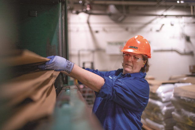 It’s #MFGDAY! You too can help inspire the future of America to pursue innovative and meaningful jobs in this industry. Check out three ways Nestlé is helping to prepare the next generation of manufacturers! #projectopportunity #emp bit.ly/2HSL0Ut
