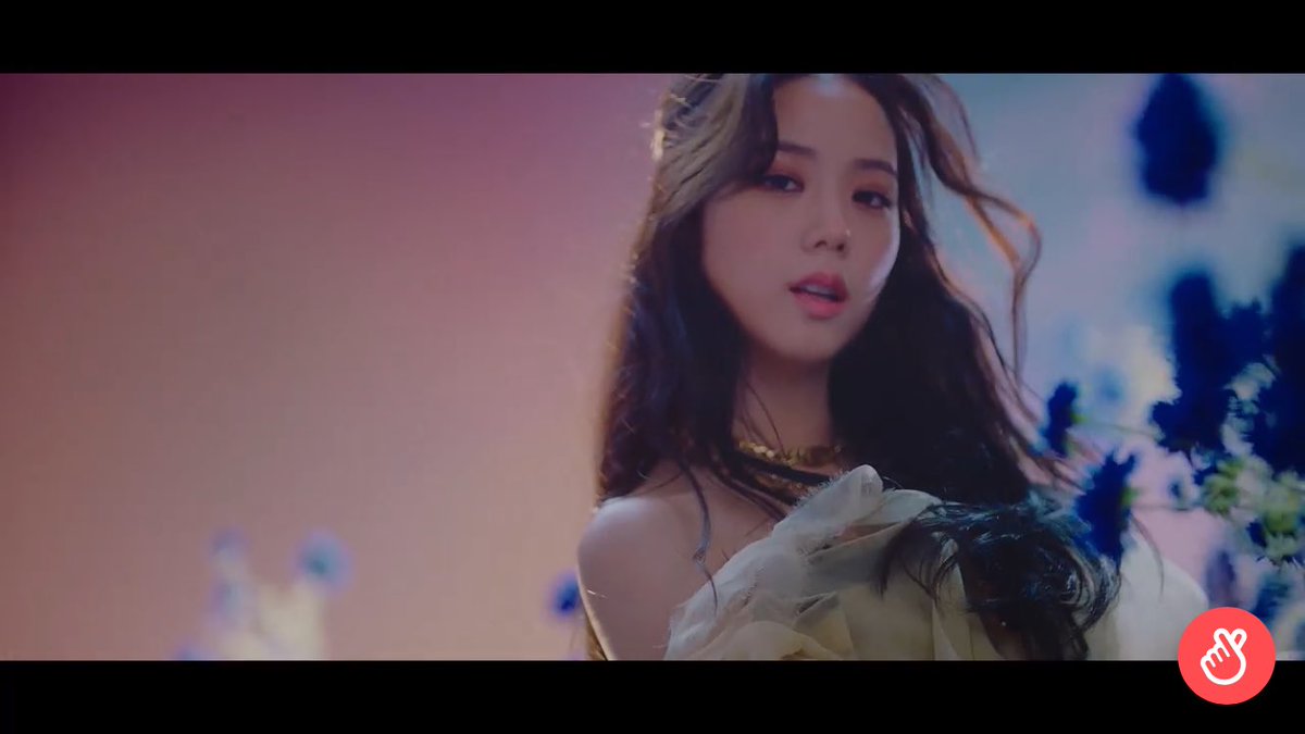 dropsof_snow's tweet photo. I have gone to heaven 😭 

#LovesickGirls #BLACKPINK #JISOO https://t.co/3s9joGcLn8