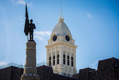 TheStarPress's tweet image. #Modoc man with a history of improper calls to #RandolphCounty 911 dispatchers allegedly falsely reported this week he was a federal agent holding a suspect at gunpoint.
bit.ly/2HOJPFt