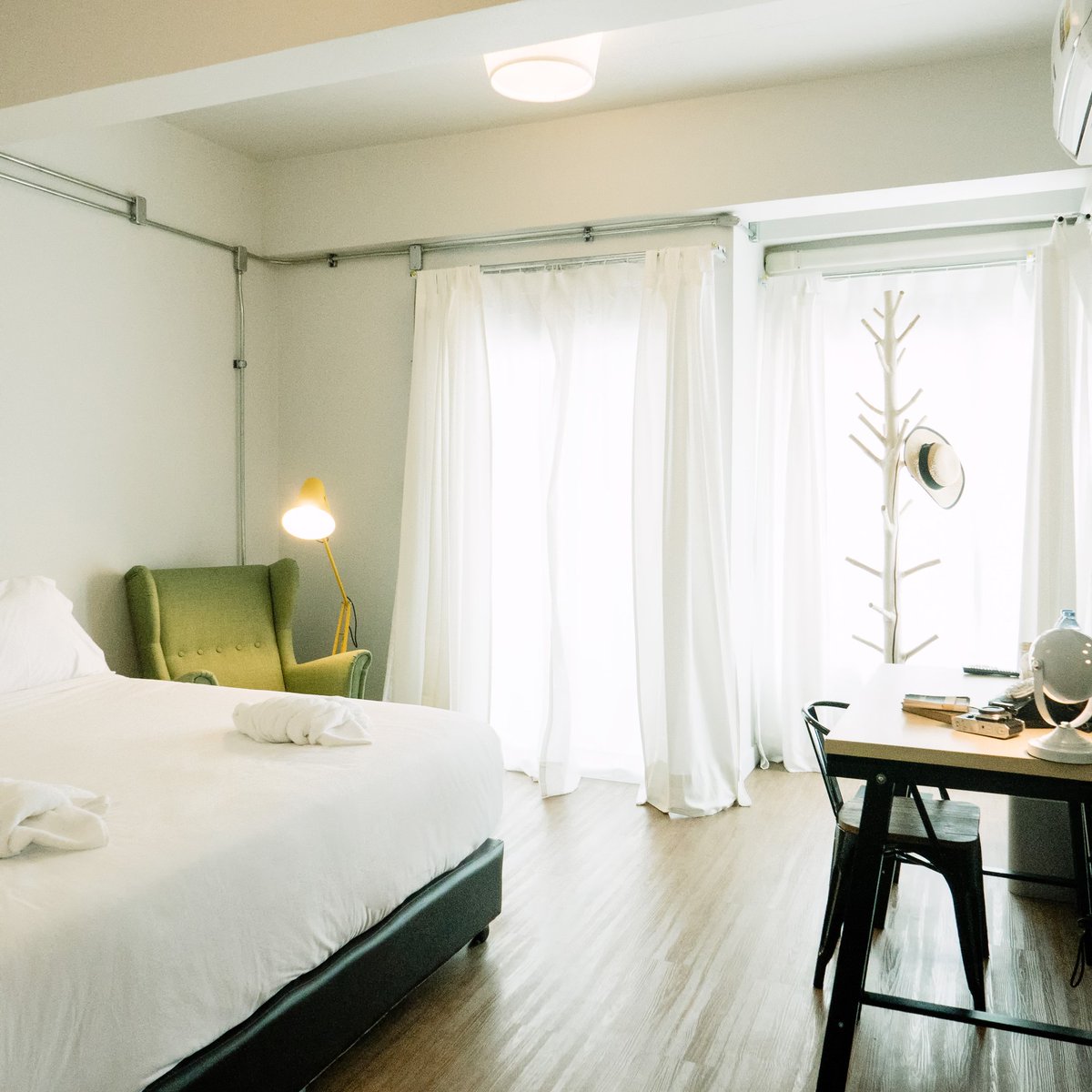 FashenPoshtel tweet picture