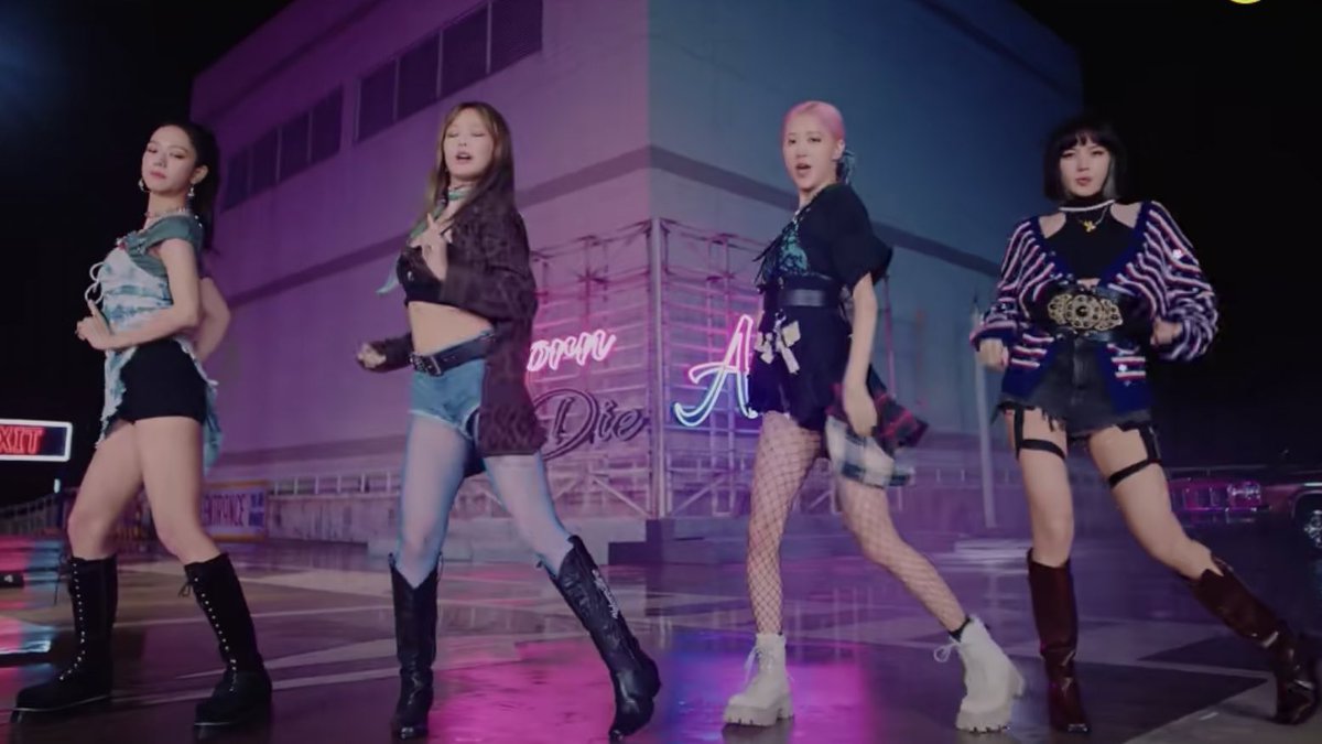 BPINKLATINO's tweet photo. El MV de #LovesickGirls ya se encuentra disponible en YouTube. Recuerda buscarlo manualmente. 

Metas para las 24 horas:  
85 Millones de Vistas 
8 Millones de Me gusta 

#THEALBUM_OUTNOW
#BLACKPINK_LovesickGirls
#LovesickForBLACKPINK
@BLACKPINK https://t.co/GWag39ejTz