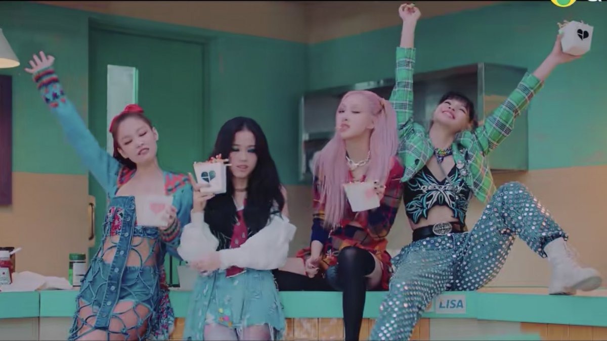 BPINKLATINO's tweet photo. El MV de #LovesickGirls ya se encuentra disponible en YouTube. Recuerda buscarlo manualmente. 

Metas para las 24 horas:  
85 Millones de Vistas 
8 Millones de Me gusta 

#THEALBUM_OUTNOW
#BLACKPINK_LovesickGirls
#LovesickForBLACKPINK
@BLACKPINK https://t.co/GWag39ejTz