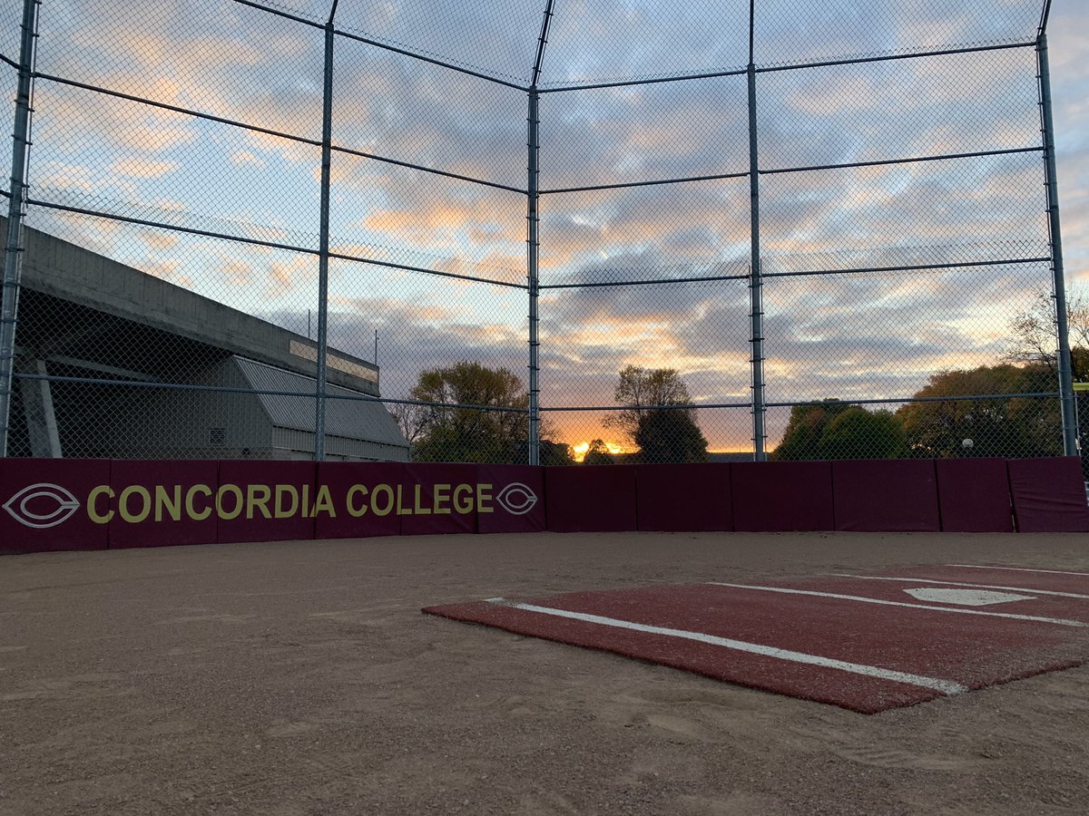 CobberSoftball's tweet photo. Home. #CobberSoftball #ConcordiaCollege #SoftballFieldSunsets @Concordia_MN https://t.co/1zrHIu21WT