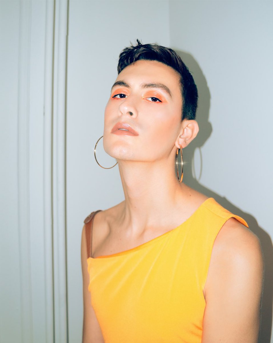 danielroaart's tweet photo. Hey! #IAmNonbinary I’m Daniel (They/Them) and I’m a fashion photographer! 💕 Please enjoy my selfie &amp; my photography! 😄✨and feel free to follow my Instagram for more! (https://t.co/qpxzX1XIC8) https://t.co/UvhuYzHS3B