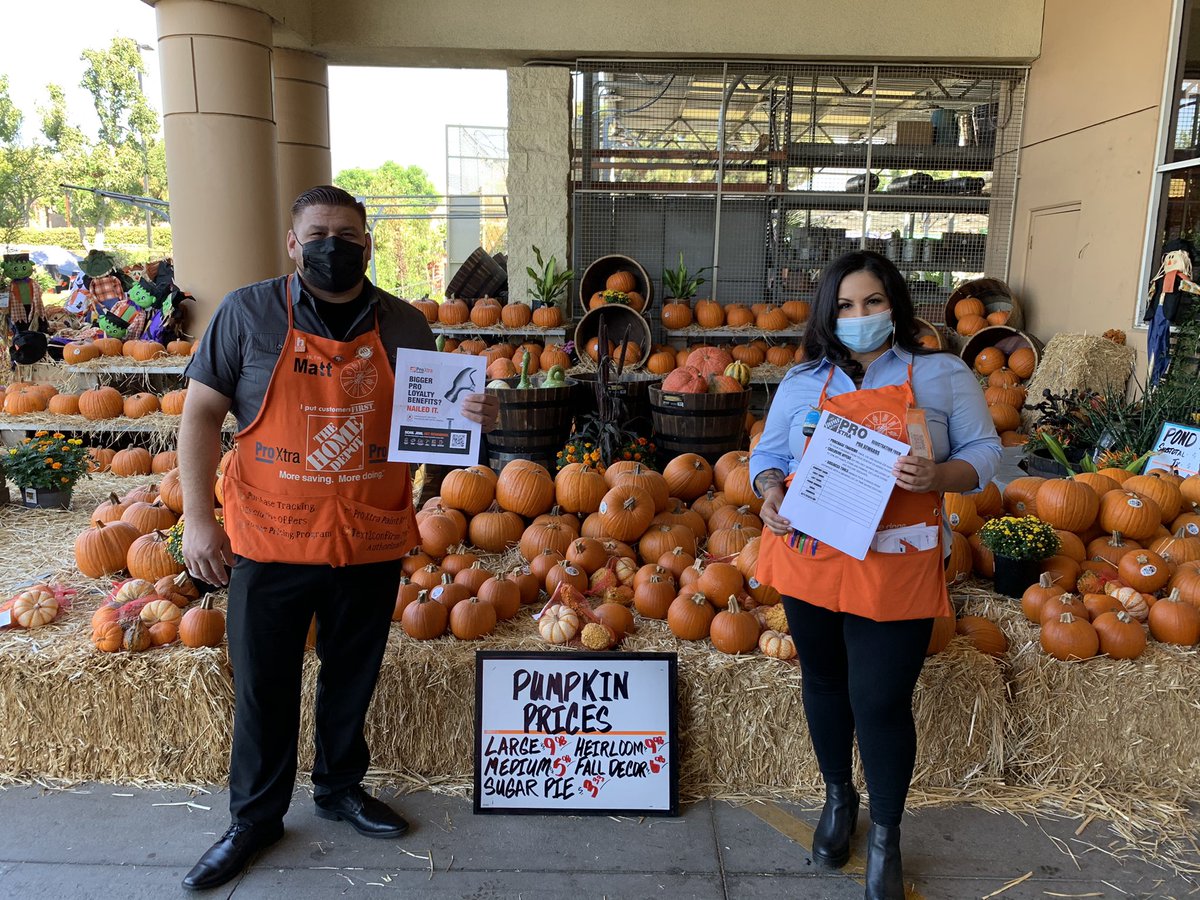 ProDS0687's tweet photo. Today’s Pro event at #0687 was a success!! 49 New Pro Xtra signups 2 commercial credits and our PASA Phil closed a  $7k sale 🔥@CitlaliHD0687 @yniguez6683 @carolinasummHD @VelaSulema @Specialty0687HD https://t.co/4tI3kBPPtn
