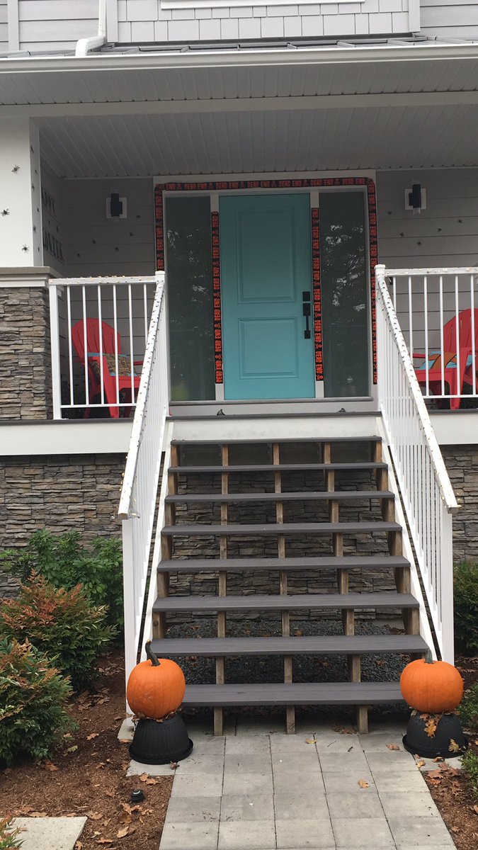 Is October 1st too early to decorate for halloween? Asking for a friend. #Halloween2020 #BestHoliday #thefriendisme #husbandiswrong https://t.co/F5fVyTsi34