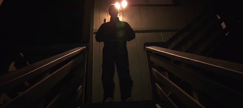 But things start getting weirder and weirder the most time he spends with him. If you& #39;re a fan of unexpected but effective jumpscares, then you& #39;re going to love this movie. Directed and Written By: Patrick Brice