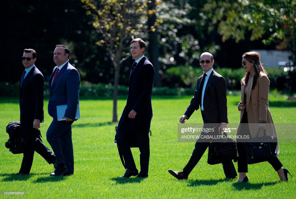 JeffLandset's tweet image. No mask for Hope Hicks getting on Marine One yesterday