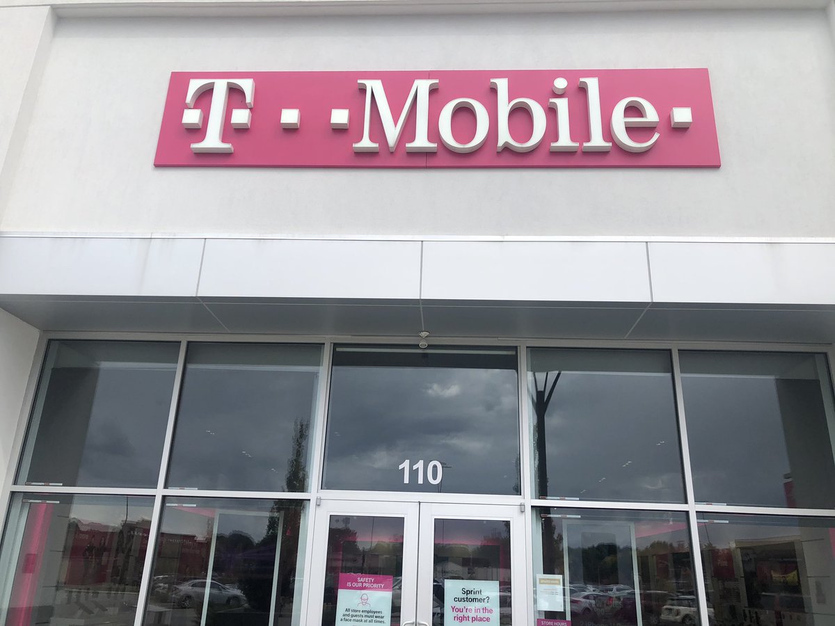 wderrickindy's tweet photo. Big thanks go out to @nlittlefield22 @Zack_McWhirt and their teams for some great visits in the Heart of Hoosier Country today.  Bloomington is making it happen! #ItsAMidwestThing #FirstAndFast #CircleCityChamps https://t.co/Yb318xpI9z