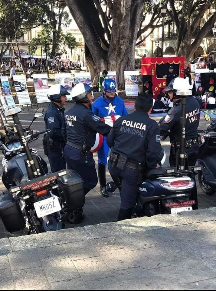 jabonisimo's tweet photo. —Antes de empezar, ¿alguien prefiere retirarse? https://t.co/4fedWGPDk4