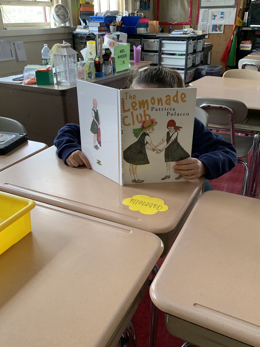 MrsPodber's tweet image. What a great Aha Moment this student had when she realized that characters ask themselves Tough Questions during really tough moments! It’s her first day back in the school building and she’s keeping an eye out for those Reading Signposts @KyleneBeers! @PS56Queens @District27NYC
