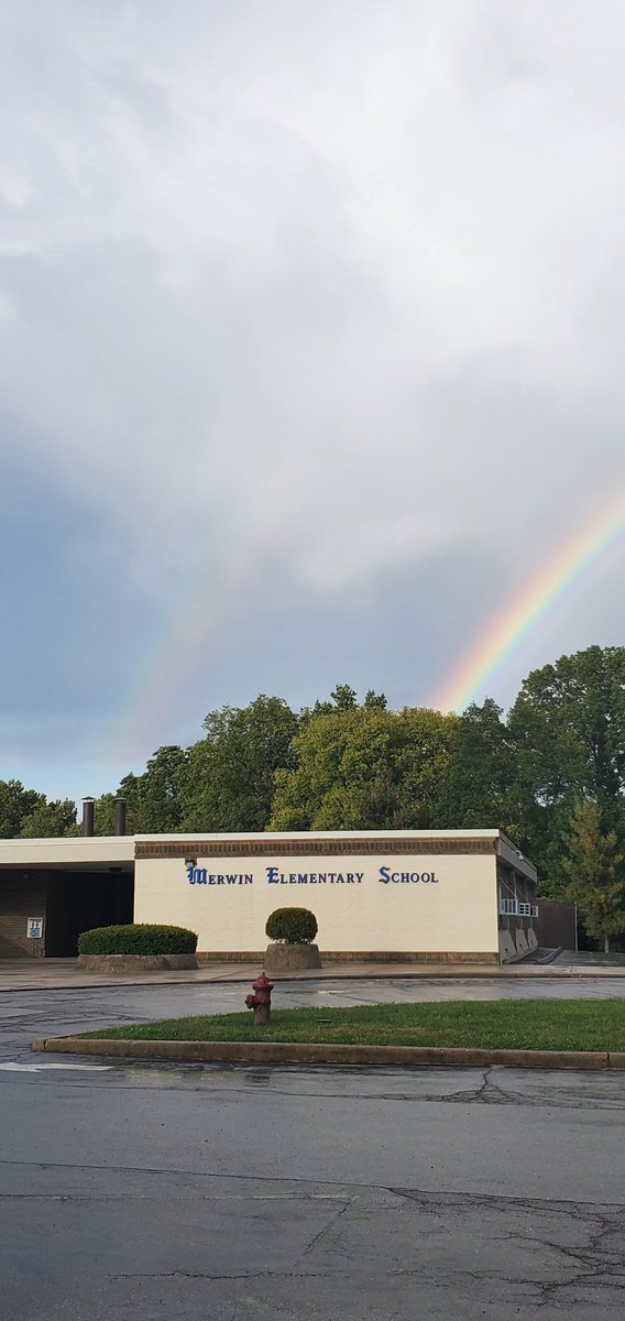 TeixeiraKatie's tweet photo. Was lucky to see a beautiful rainbow leaving @MerwinMustangs this evening #TogetherWC https://t.co/UZmaqcMsaj