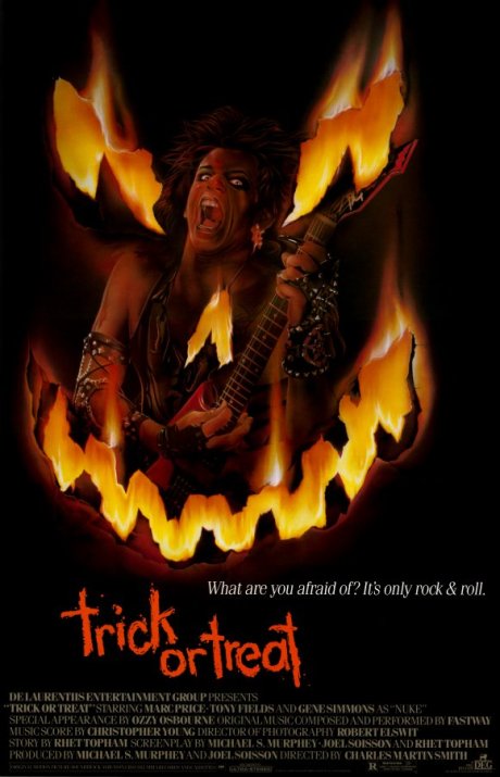 10. Trick Or Treat  (1986) — Let's finish with a horror movie set in Halloween. Trick or Treat follows a teenage boy obsessed with heavy metal music that after listening to one of his hero's albums, he gets being posessed and starts killing people.