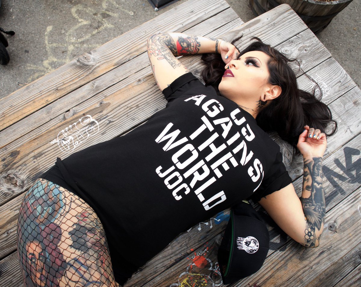 Head on over to joinourcreation.com and get 25% off most graphic tees and hoodies. Also get free shipping off any order over $50 check us out.
#onlinesale #model #snapbackhat #graphictees #streetwearbrand #joc #joinourcreation #streetwearculture #tattedgirls #photoshoot